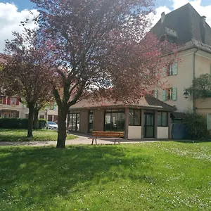 L'auberge De , Mens France